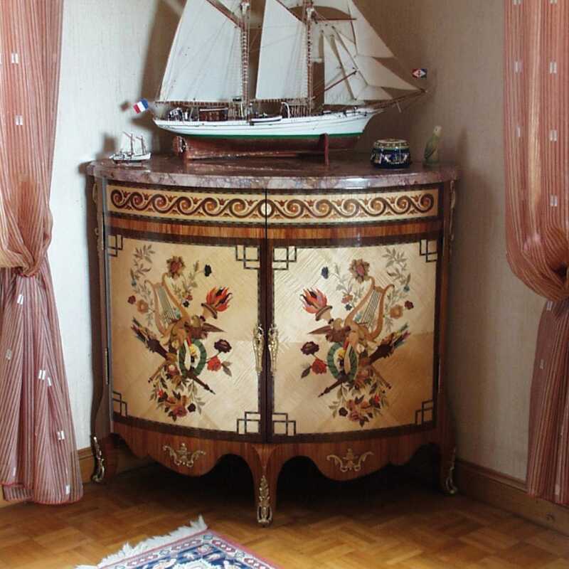 Corner furniture Trophée aux Oiseaux Louis XVI style 