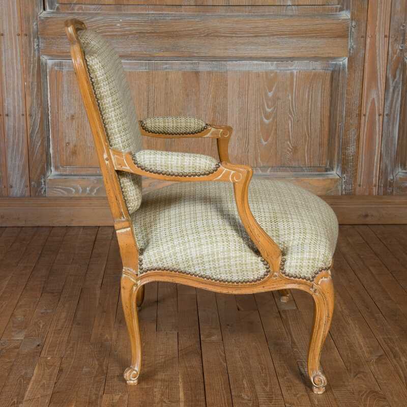 Easychair Avisse Louis XV style