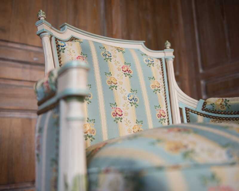 Easychair Lerouge Louis XVI style